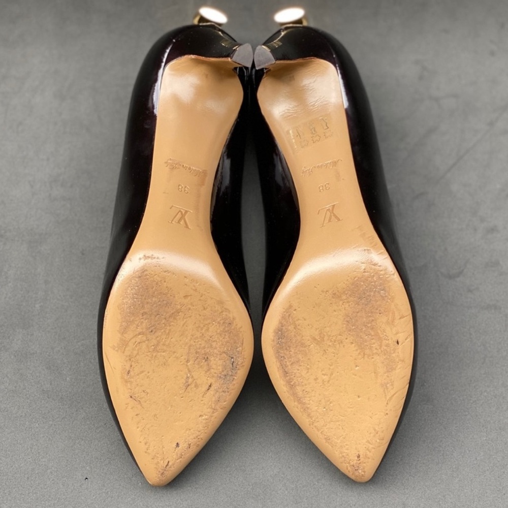 LOUIS VUITTON patent leather lock pumps - Picture 7 of 10